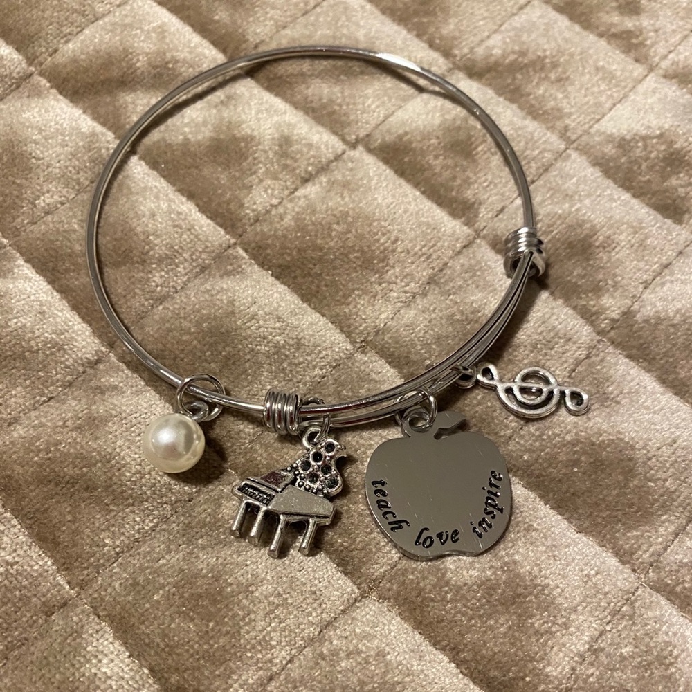 Charm bracelet